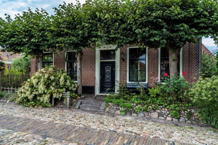Bed and Breakfast Bij De Friesche Poort Буртанье Экстерьер фото