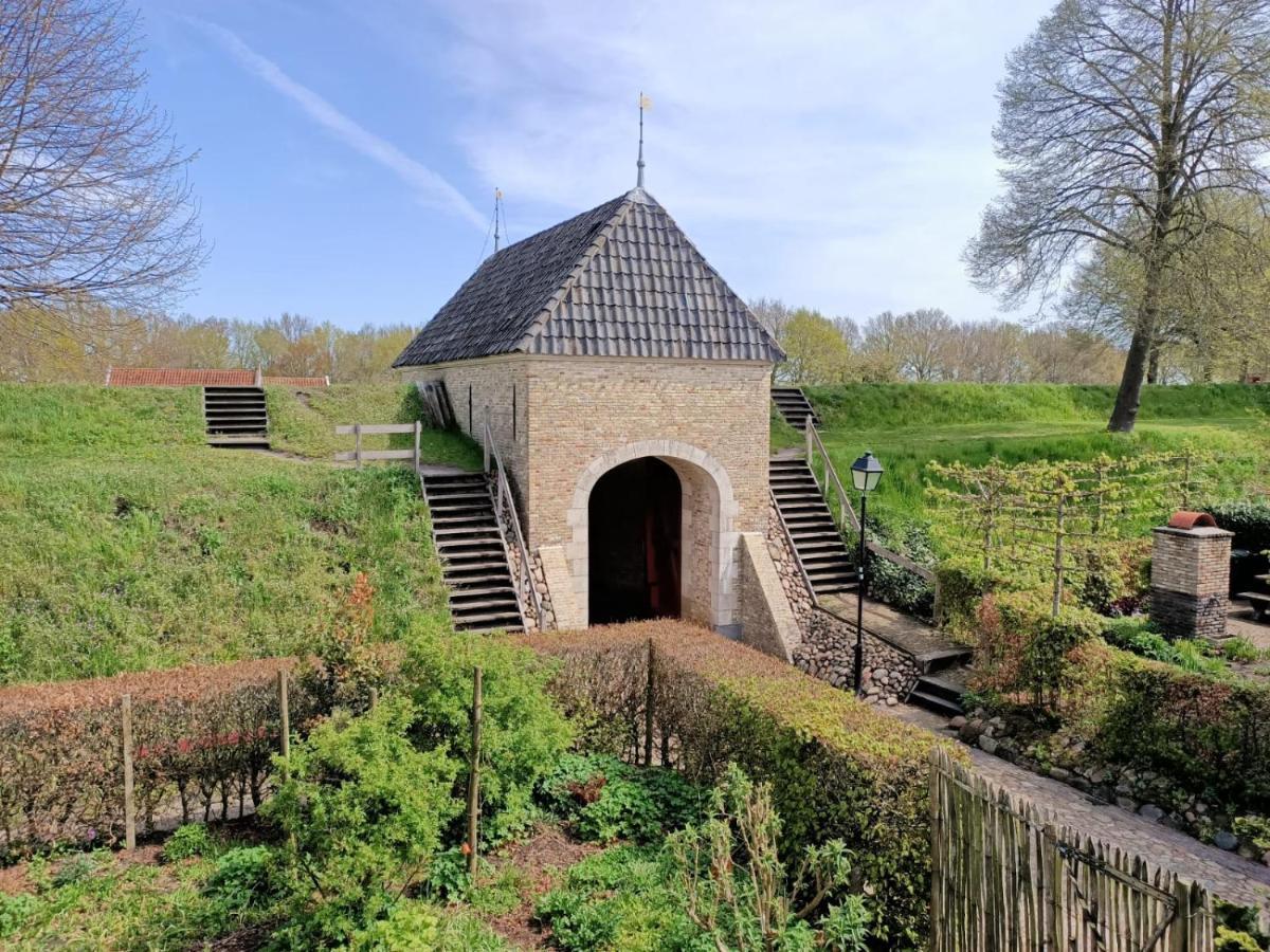 Bed and Breakfast Bij De Friesche Poort Буртанье Экстерьер фото