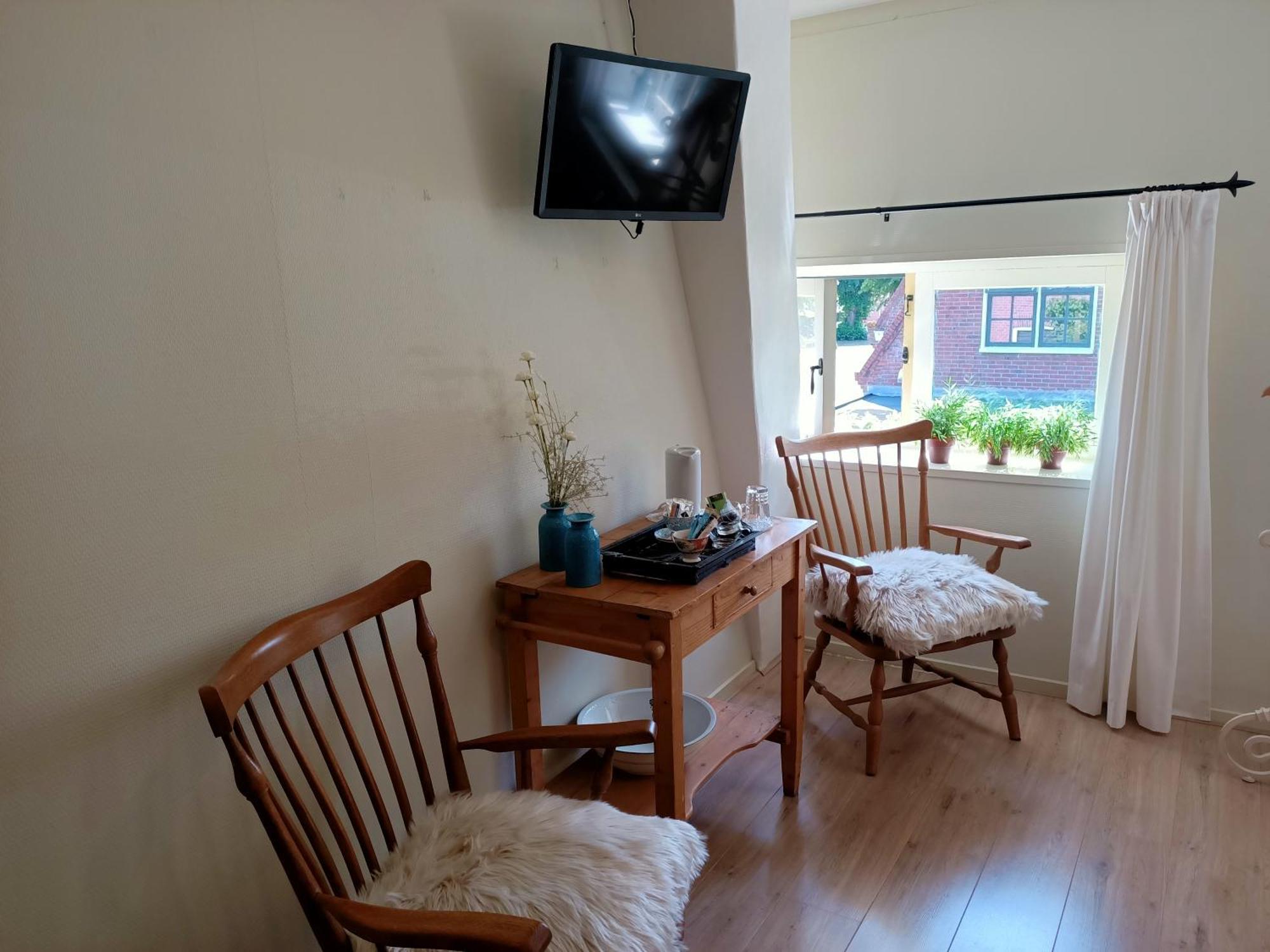 Bed and Breakfast Bij De Friesche Poort Буртанье Номер фото