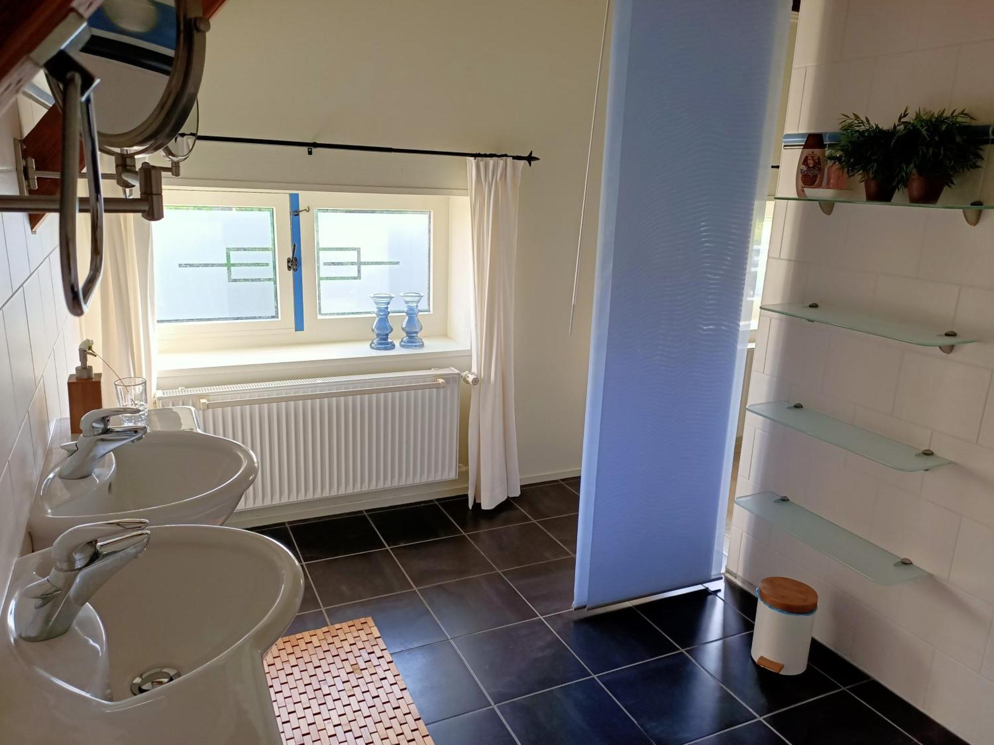 Bed and Breakfast Bij De Friesche Poort Буртанье Номер фото